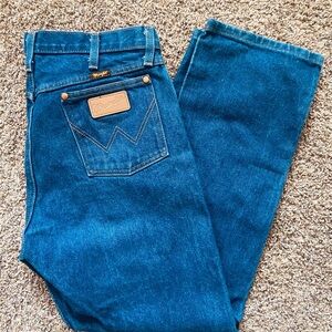 Wrangler Blue Straight Jeans with Classic Denim Style